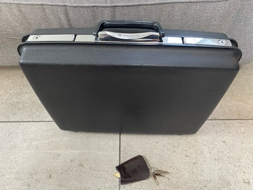 Vintage black samsonite hard - samsonite,