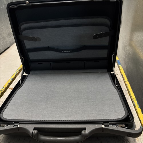 Samsonite hard shell - samsonite,