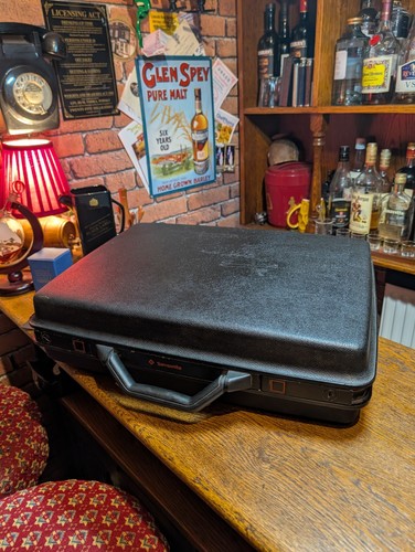 Vintage samsonite black hard - samsonite,