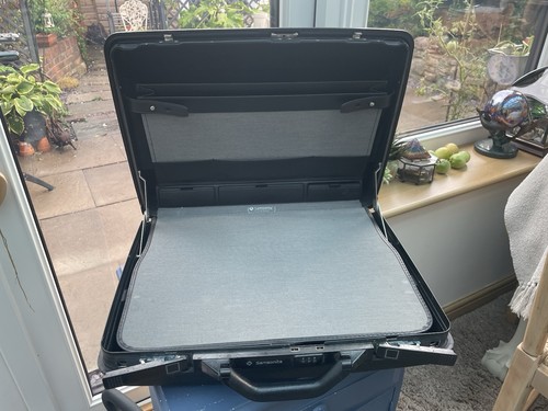 Samsonite black hard shell - samsonite,