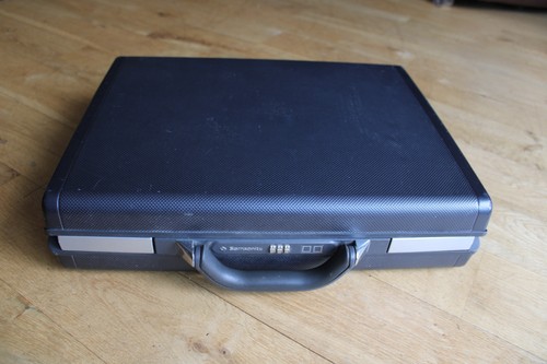 Samsonite lockable hardcase - lockable,