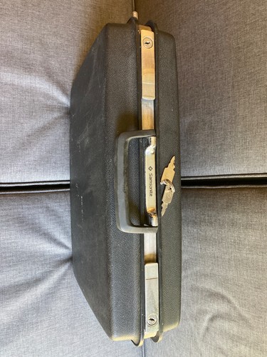 Samsonite hard shell - samsonite,